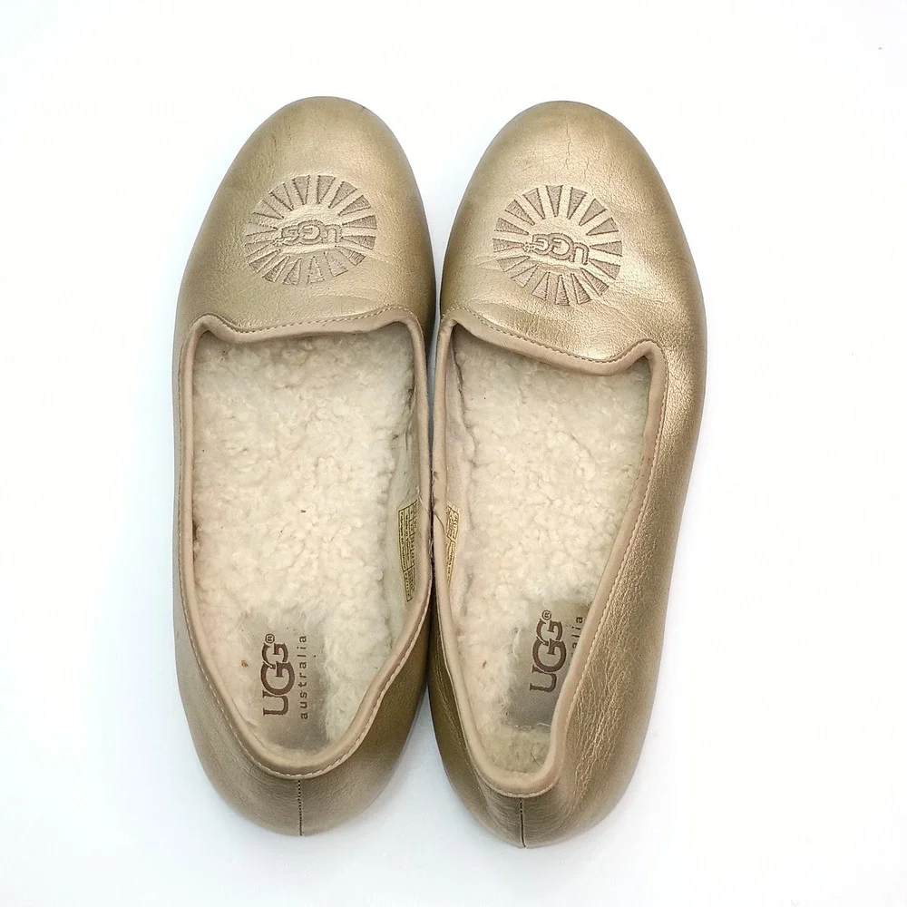 UGG Sheepskin Flat Kids Size 3 Gold Metallic Leather‎ Sheepskin Lined 1004462K